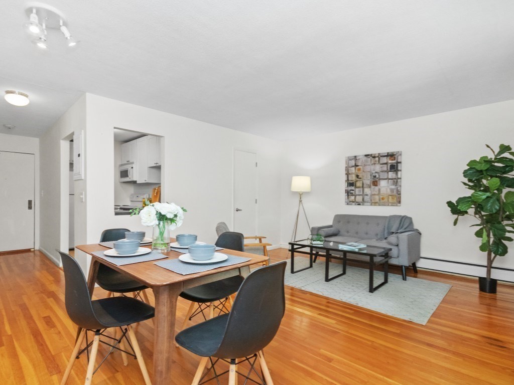 Brookline, Massachusetts, 02445, United States, 1 Bedroom Bedrooms, ,1 BathroomBathrooms,Residential,For Sale,1934572