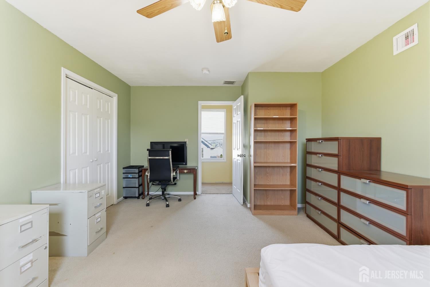 South Amboy, New Jersey, 08879, United States, 3 Bedrooms Bedrooms, ,2 BathroomsBathrooms,Residential,For Sale,2005164