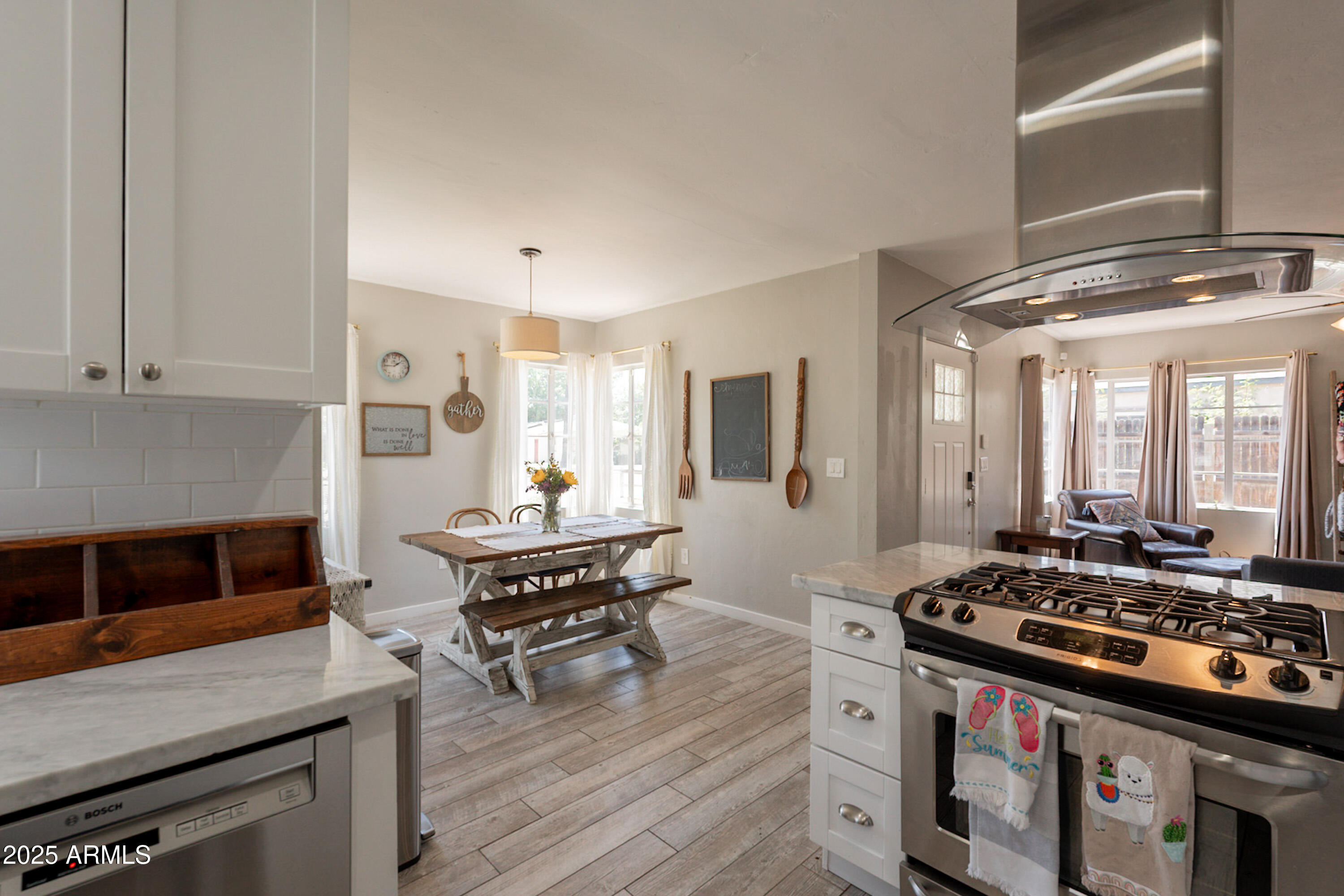Phoenix, Arizona, 85013, United States, 3 Bedrooms Bedrooms, ,Residential,For Sale,1818806