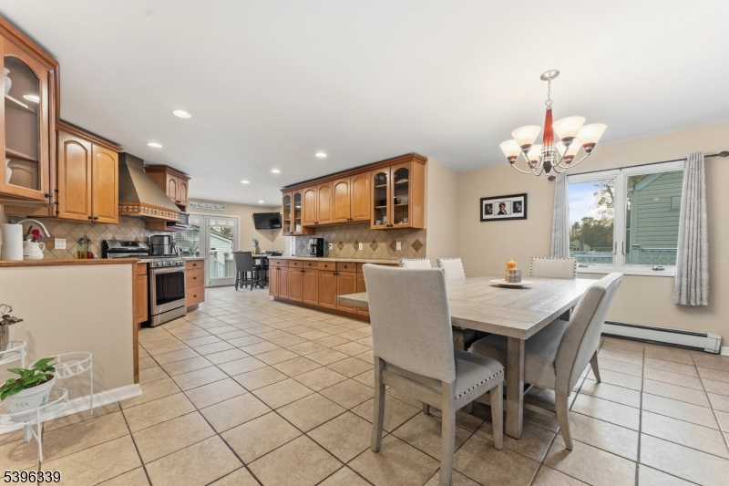 Dunellen Boro, New Jersey, 08812, United States, 3 Bedrooms Bedrooms, ,2 BathroomsBathrooms,Residential,For Sale,1991151