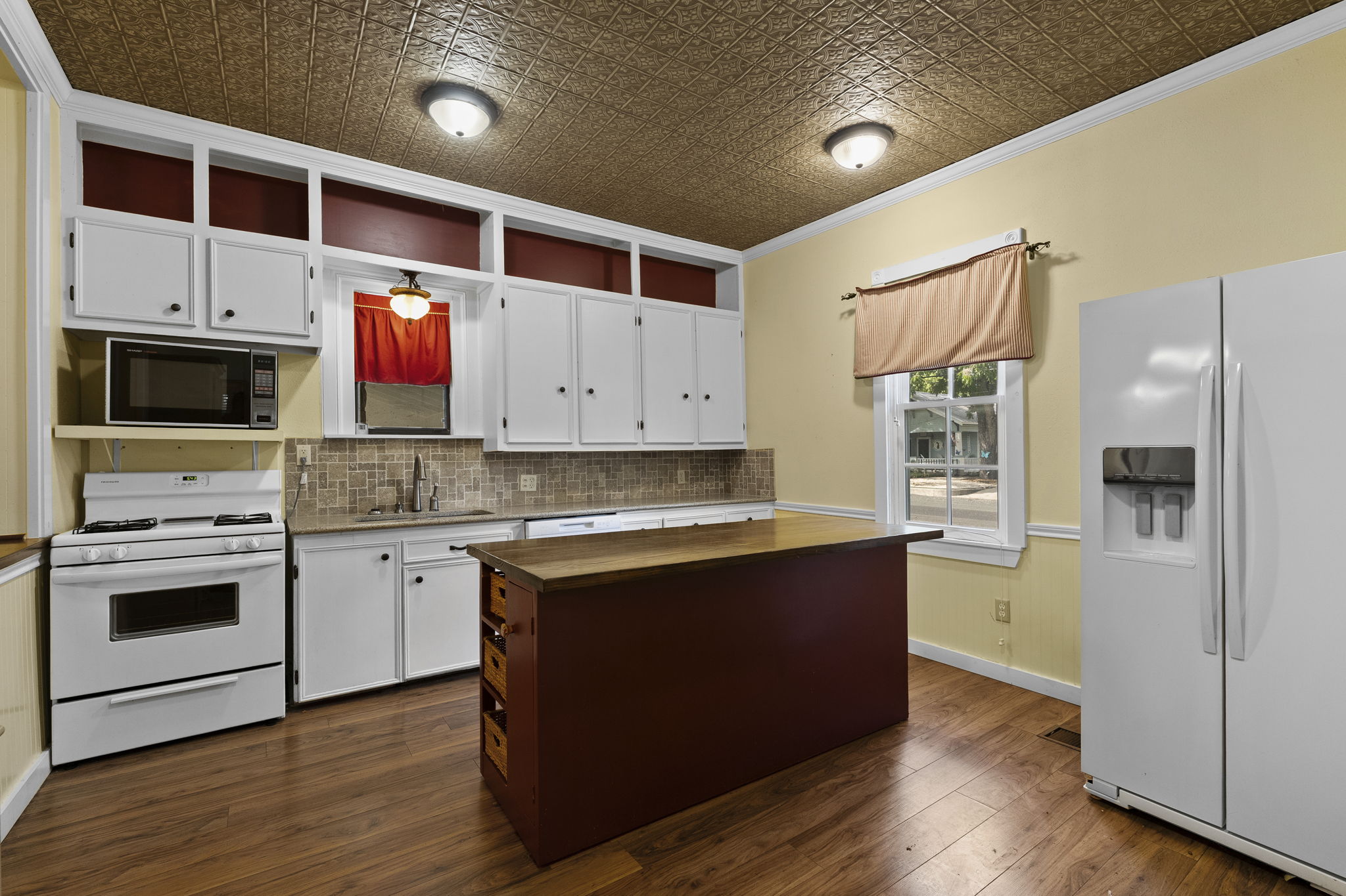  501 West Creek Street, Fredericksburg, TX 78624 - 物件實景