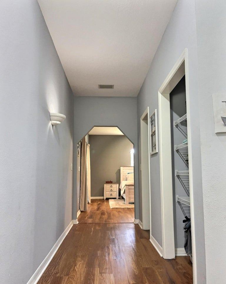 Hawthorne, Florida, 32640, United States, 5 Bedrooms Bedrooms, ,2 BathroomsBathrooms,Residential,For Sale,1903674