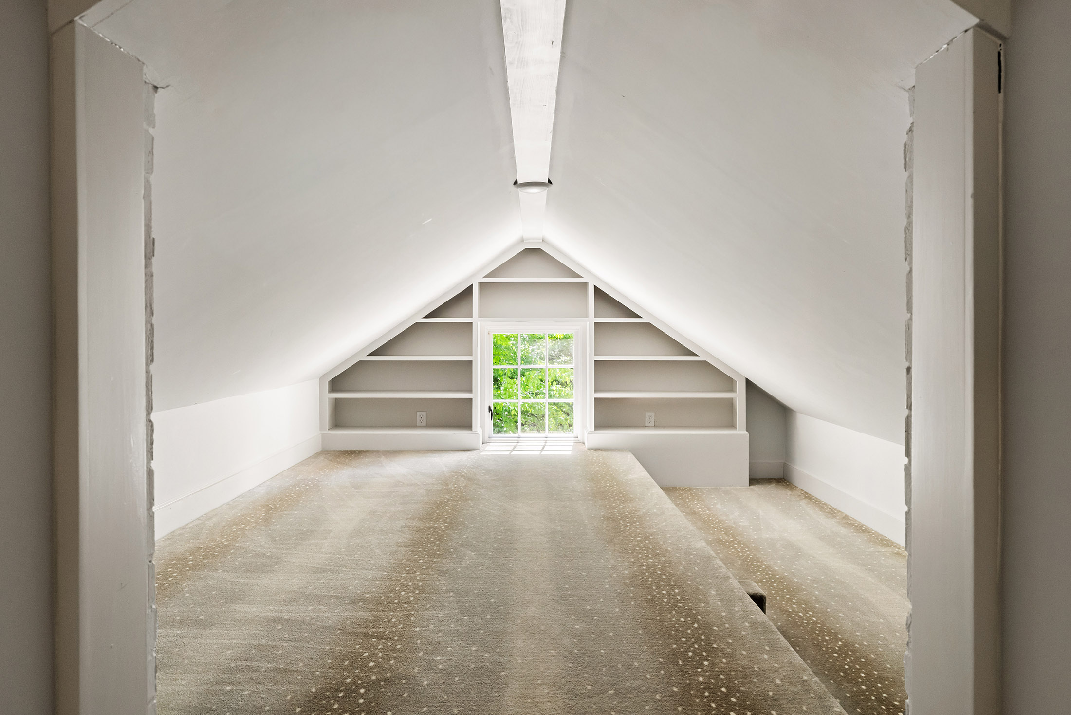  Timeless Architecture and Modern Livability Converge in Tuxedo Park Home - 物件實景