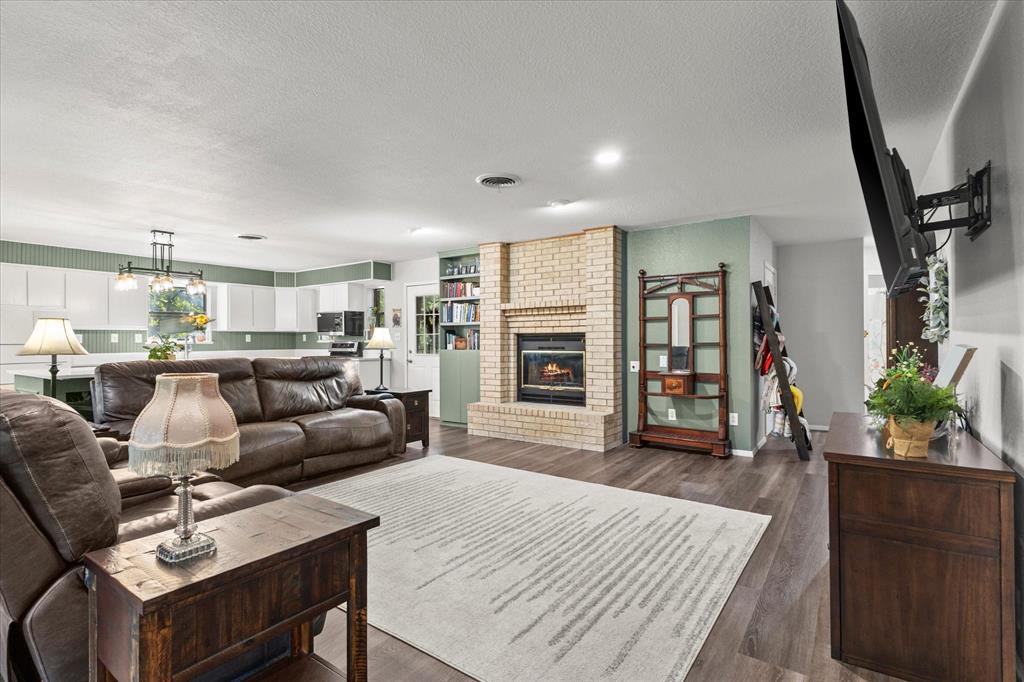 Point, Texas, 75472, United States, 2 Bedrooms Bedrooms, ,2 BathroomsBathrooms,Residential,For Sale,1959087