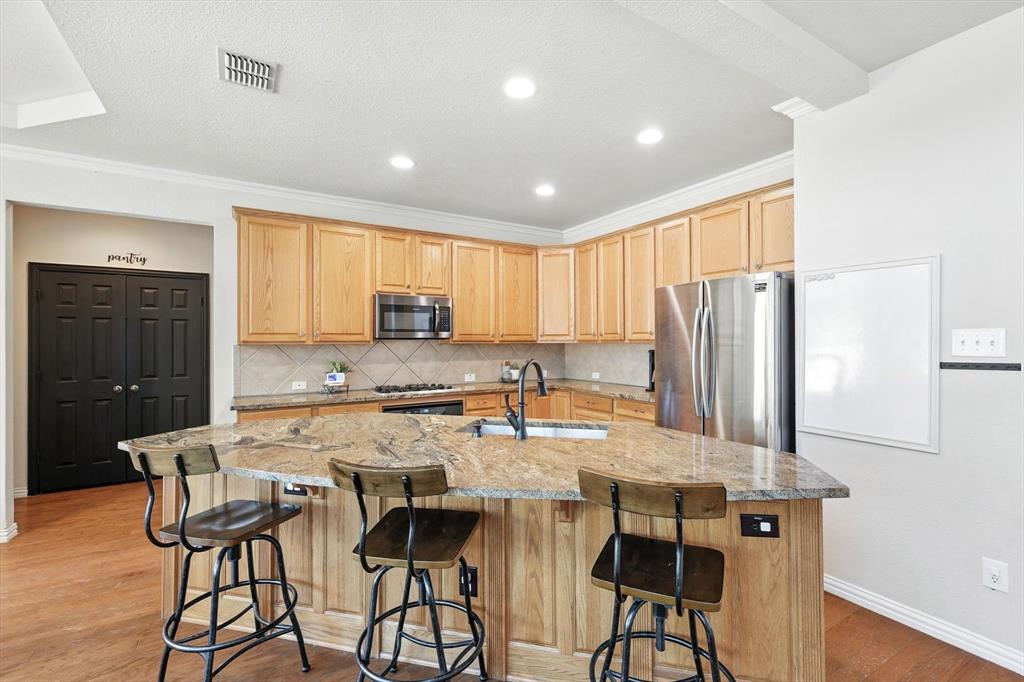 Grand Prairie, Texas, 75054, United States, 4 Bedrooms Bedrooms, ,4 BathroomsBathrooms,Residential,For Sale,1925878