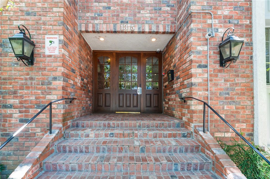 Los Angeles, California, 90024, United States, 2 Bedrooms Bedrooms, ,2 BathroomsBathrooms,Residential,For Sale,1828598