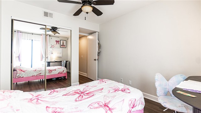 Hollywood Hills, California, 90068, United States, 2 Bedrooms Bedrooms, ,2 BathroomsBathrooms,Residential,For Sale,1981574