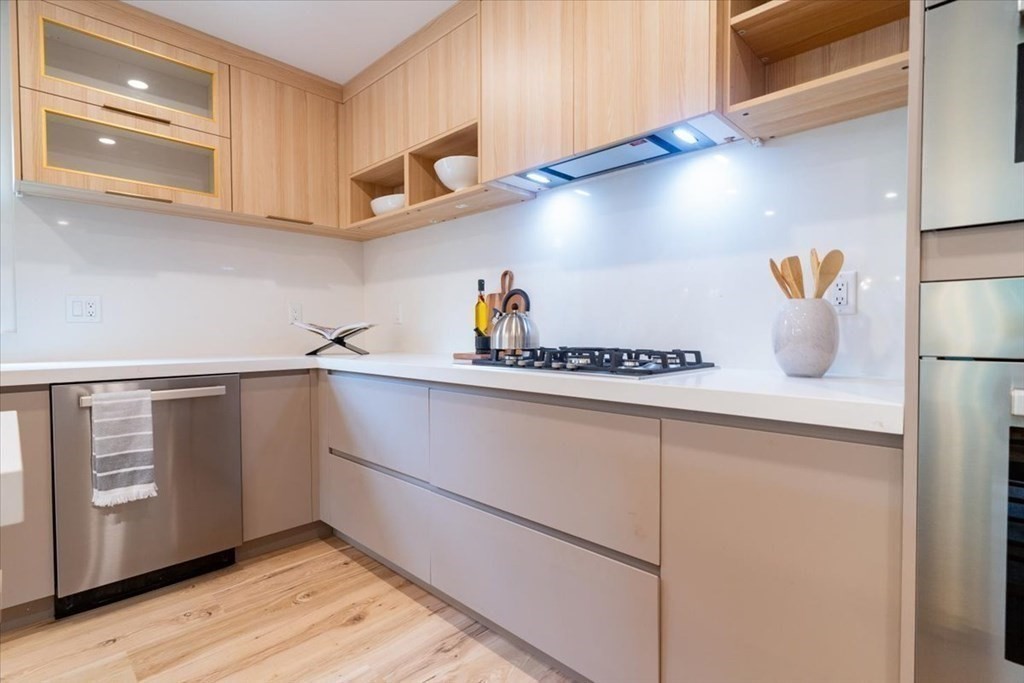Reading, Massachusetts, 01867, United States, 3 Bedrooms Bedrooms, ,3 BathroomsBathrooms,Residential,For Sale,1880816