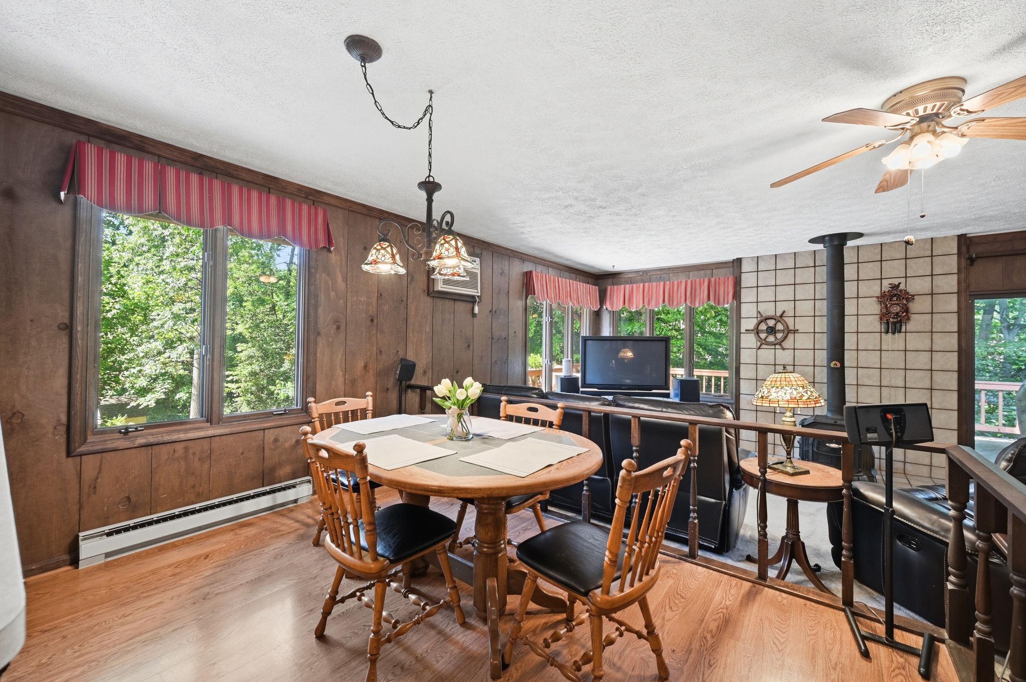 Fairfax, Virginia, 22032, United States, 4 Bedrooms Bedrooms, ,3 BathroomsBathrooms,Residential,For Sale,2048282