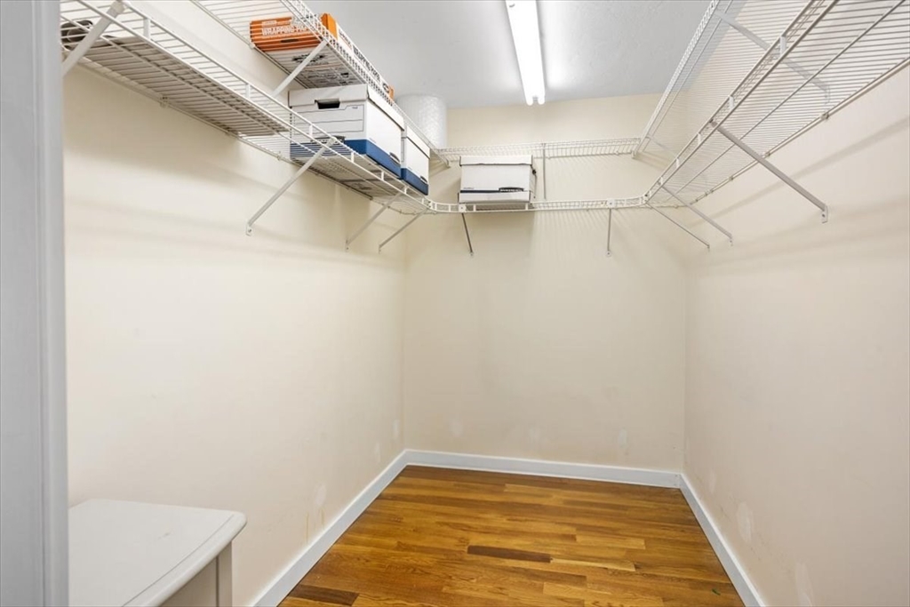 Quincy, Massachusetts, 02171, United States, 2 Bedrooms Bedrooms, ,2 BathroomsBathrooms,Residential,For Sale,1925406