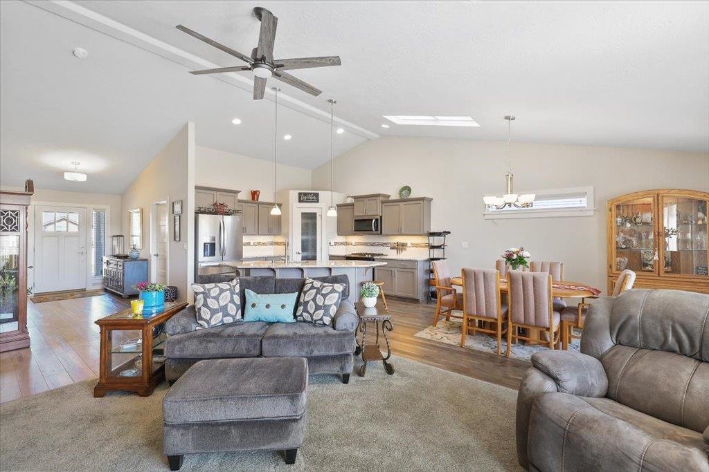 Spokane, Washington, 99217, United States, 3 Bedrooms Bedrooms, ,2 BathroomsBathrooms,Residential,For Sale,1955840