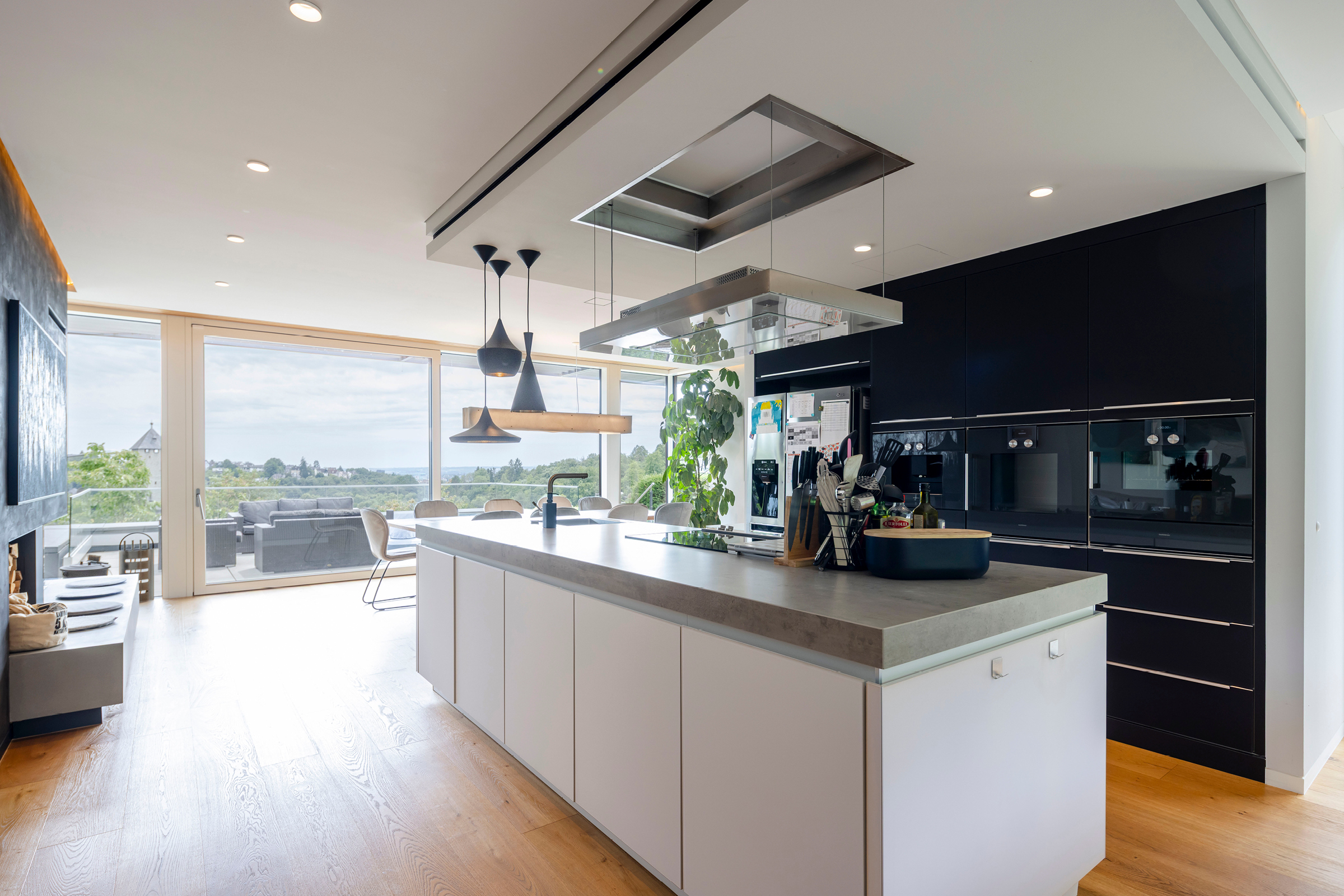  Architecture, Light, and Panoramic Views – A Modern Villa in a Prime Location - 物件實景