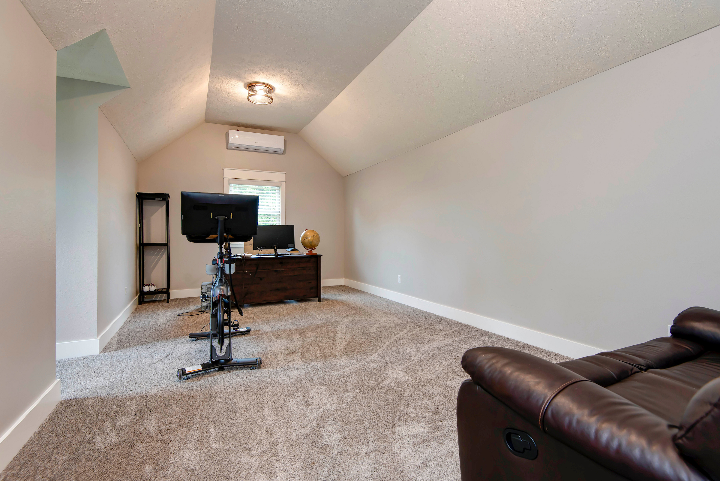 Springfield, Missouri, 65803, United States, 5 Bedrooms Bedrooms, ,3 BathroomsBathrooms,Residential,For Sale,2049332