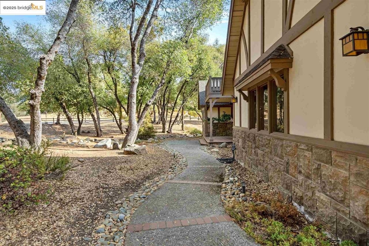 Sonora, California, 95370, United States, 4 Bedrooms Bedrooms, ,3 BathroomsBathrooms,Residential,For Sale,1976244