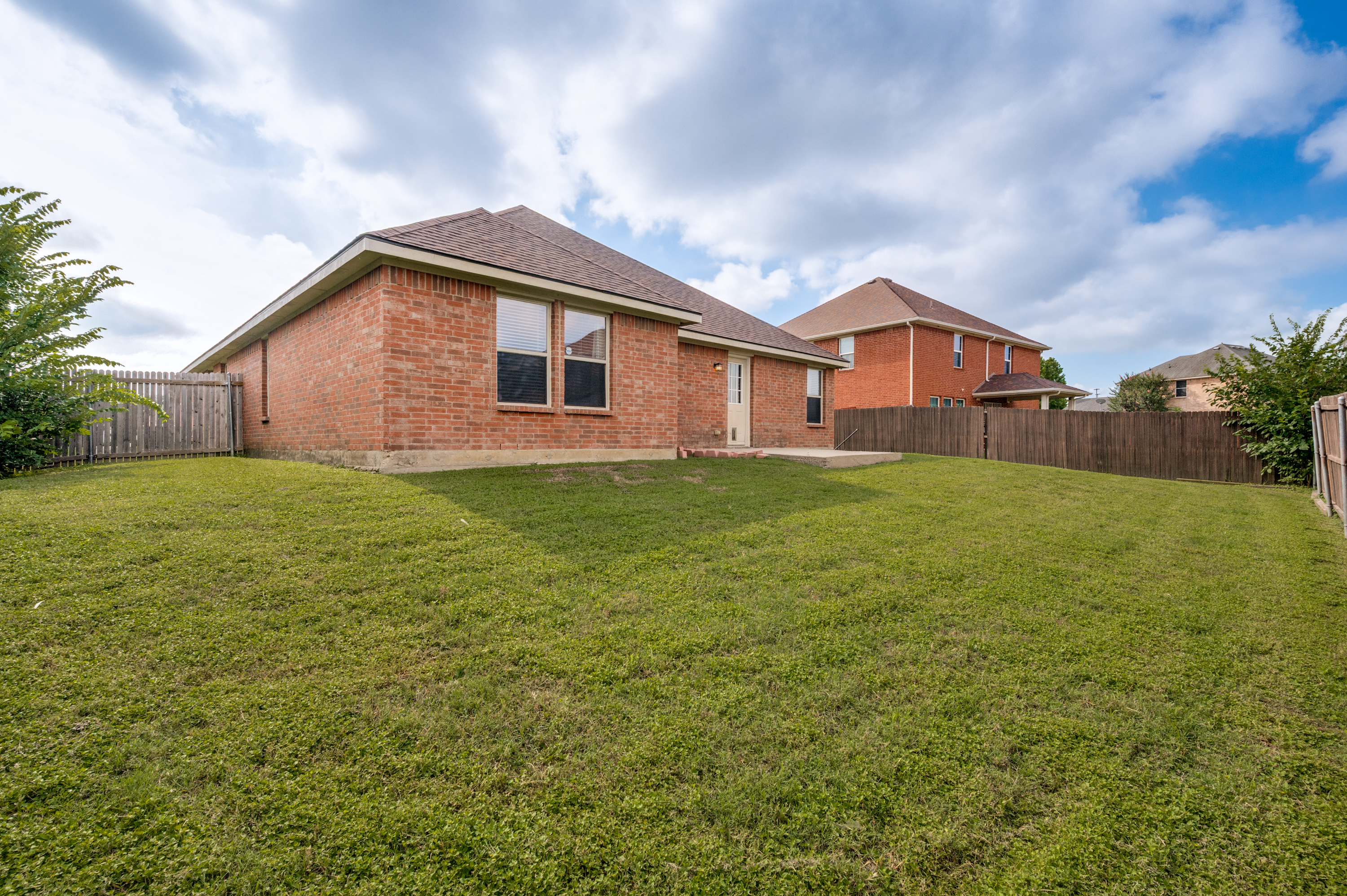  1339 4th Street, Grand Prairie, TX, 75051 - 物件實景