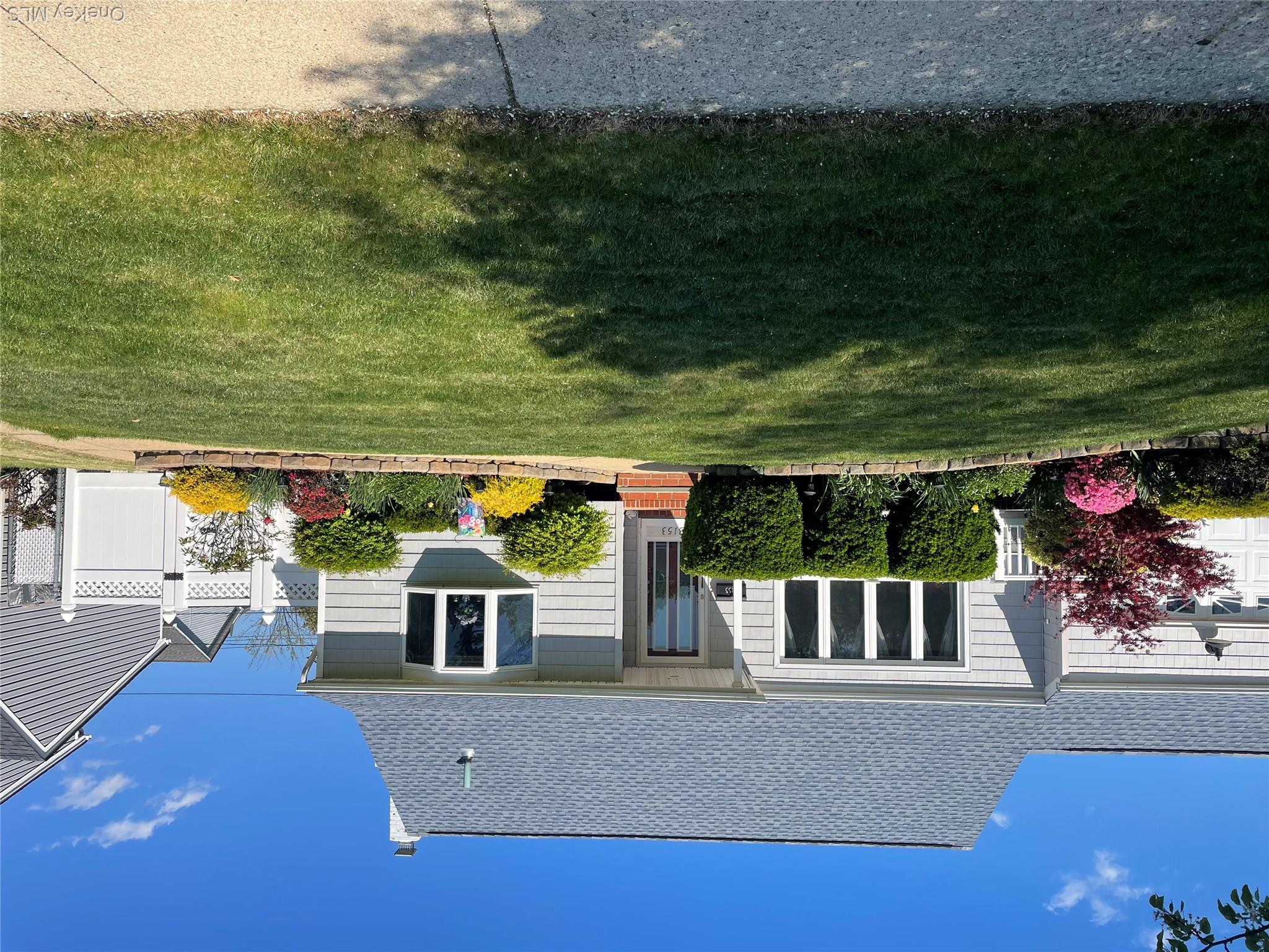 Ward Ln, Wantagh, NY 11793