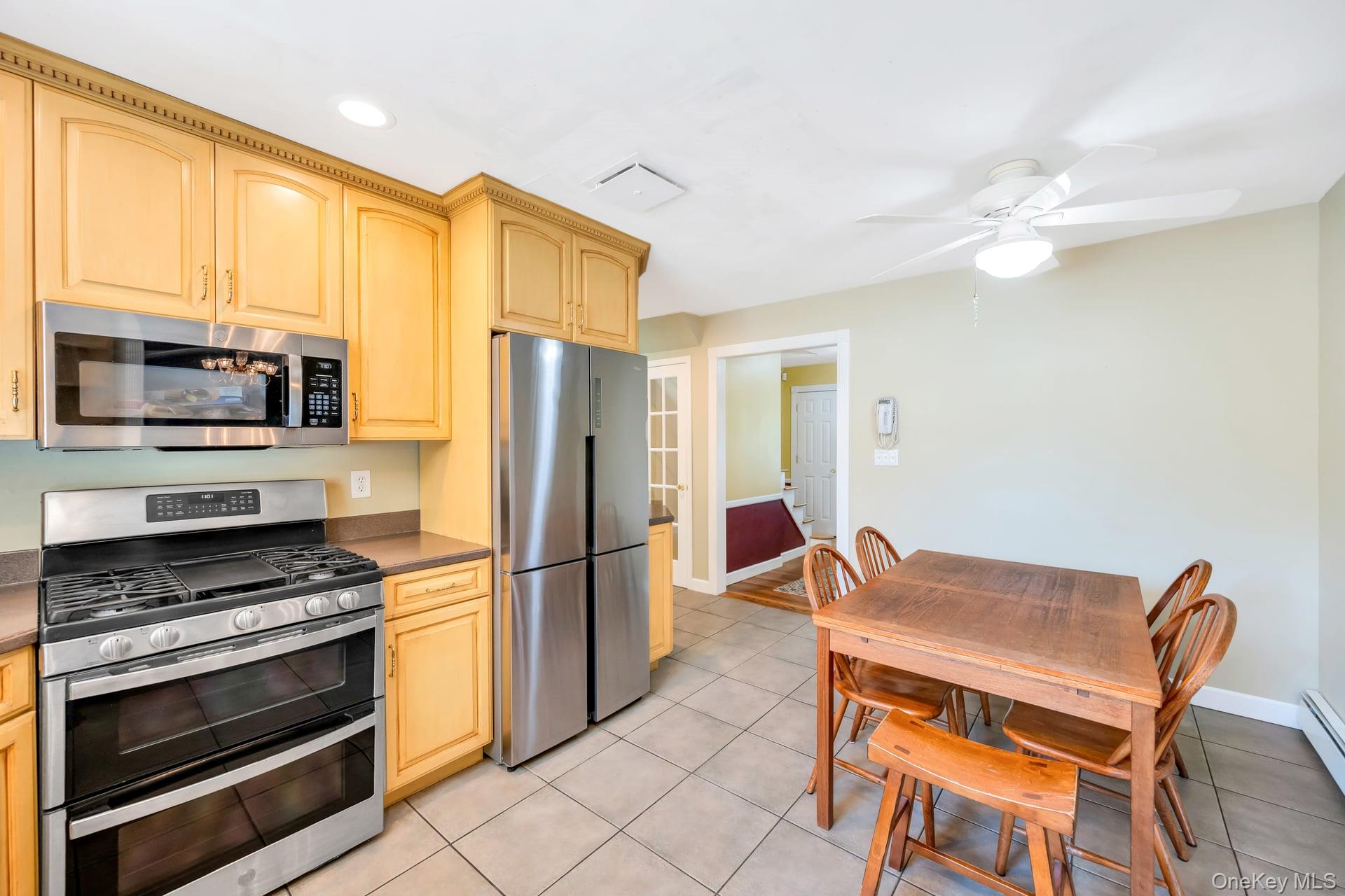 Hauppauge, New York, 11788, United States, 4 Bedrooms Bedrooms, ,3 BathroomsBathrooms,Residential,For Sale,1926093