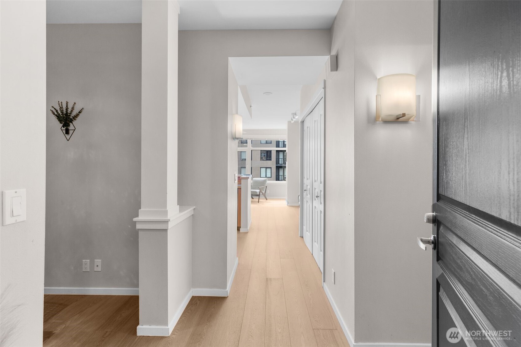 Seattle, Washington, 98121, United States, 1 Bedroom Bedrooms, ,1 BathroomBathrooms,Residential,For Sale,1896299