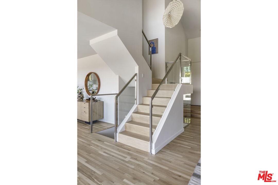 Los Angeles, California, 90039, United States, 3 Bedrooms Bedrooms, ,4 BathroomsBathrooms,Residential,For Sale,1934382