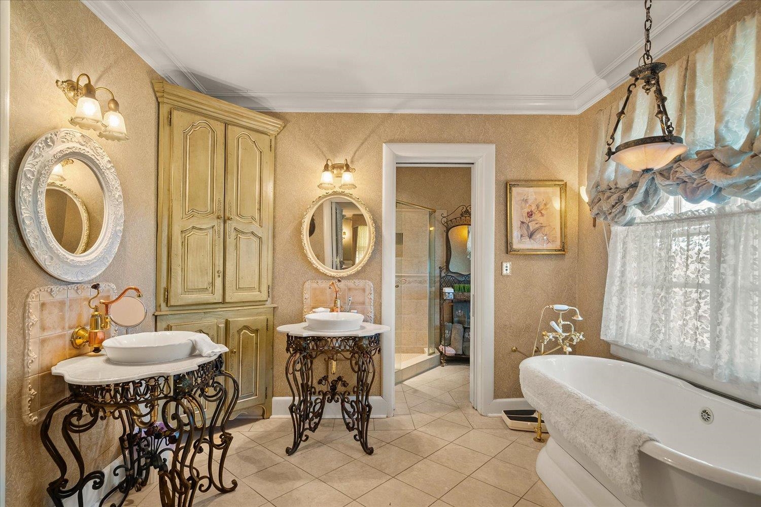 Spokane, Washington, 99201, United States, 4 Bedrooms Bedrooms, ,5 BathroomsBathrooms,Residential,For Sale,1987077