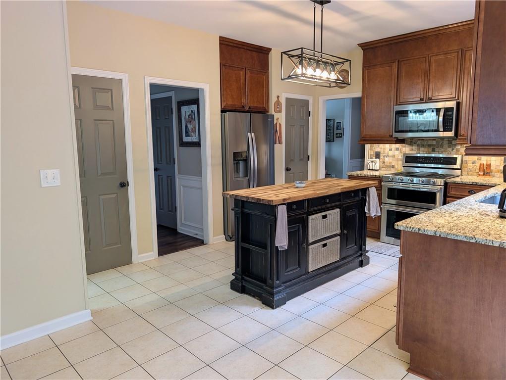 Suwanee, Georgia, 30024, United States, 5 Bedrooms Bedrooms, ,4 BathroomsBathrooms,Residential,For Sale,1873218