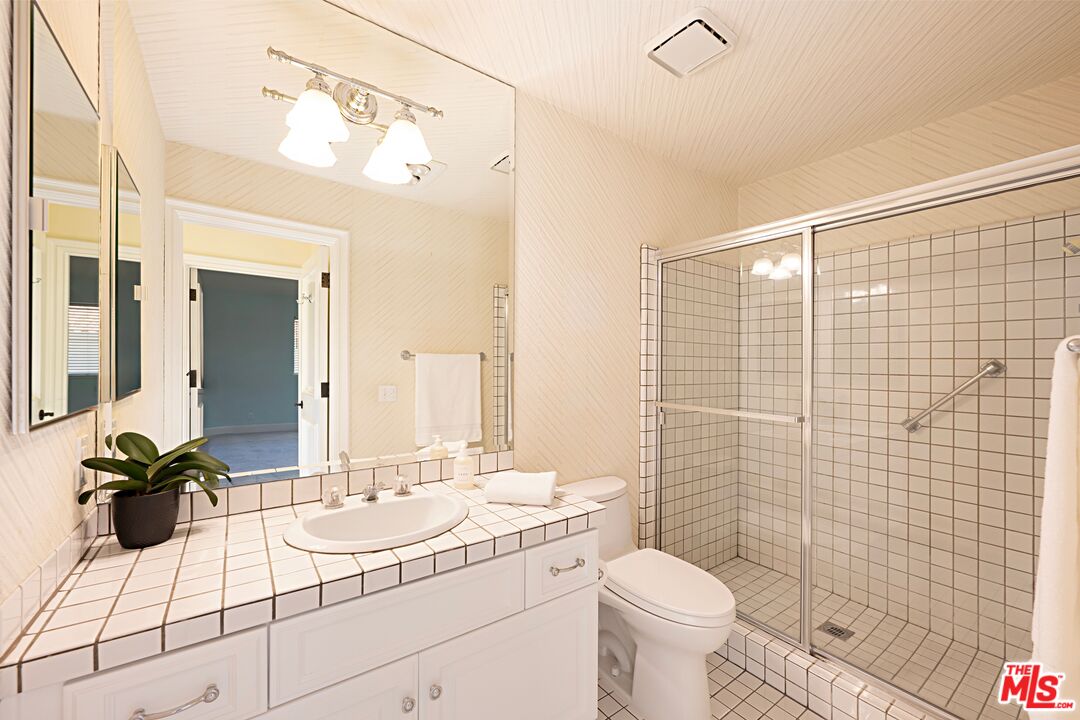 Pacific Palisades, California, 90272, United States, 3 Bedrooms Bedrooms, ,2 BathroomsBathrooms,Residential,For Sale,1926101