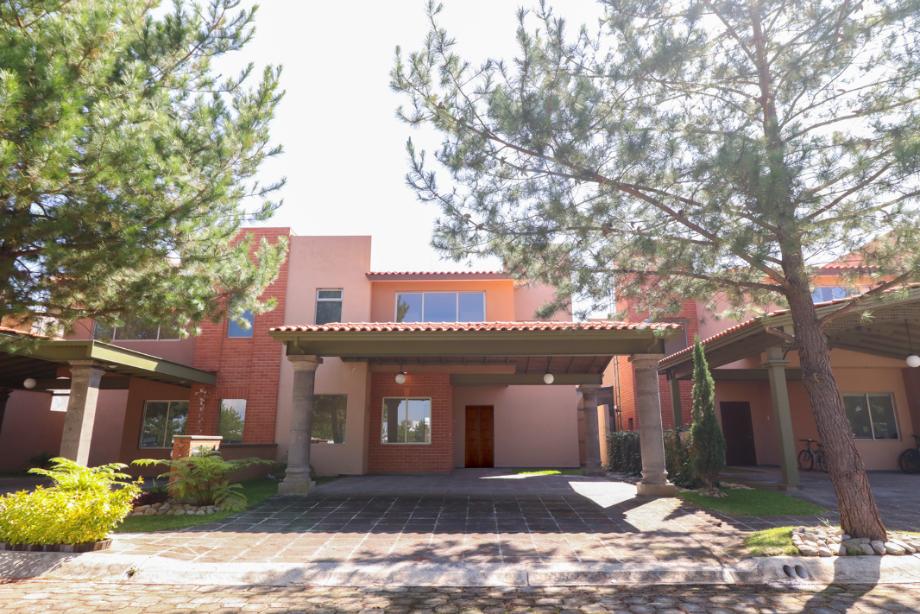 Jose Mar?a Morelos, Morelia, Michoacán de Ocampo, 58350, Mexico, 3 Bedrooms Bedrooms, ,2 BathroomsBathrooms,Residential,For Sale,Jose Mar?a Morelos,1444216