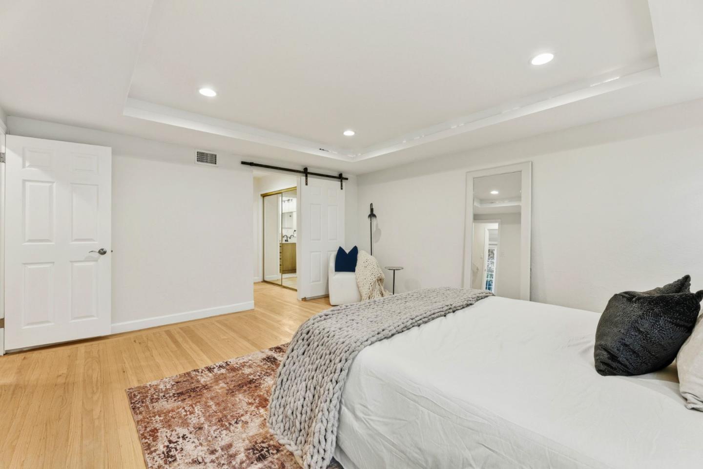 Oakland, California, 94610, United States, 4 Bedrooms Bedrooms, ,4 BathroomsBathrooms,Residential,For Sale,1987505