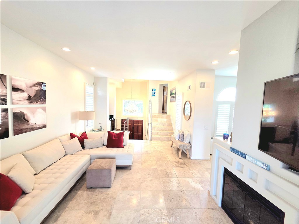 Solana Beach, California, 92075, United States, 3 Bedrooms Bedrooms, ,3 BathroomsBathrooms,Residential,For Sale,1998675