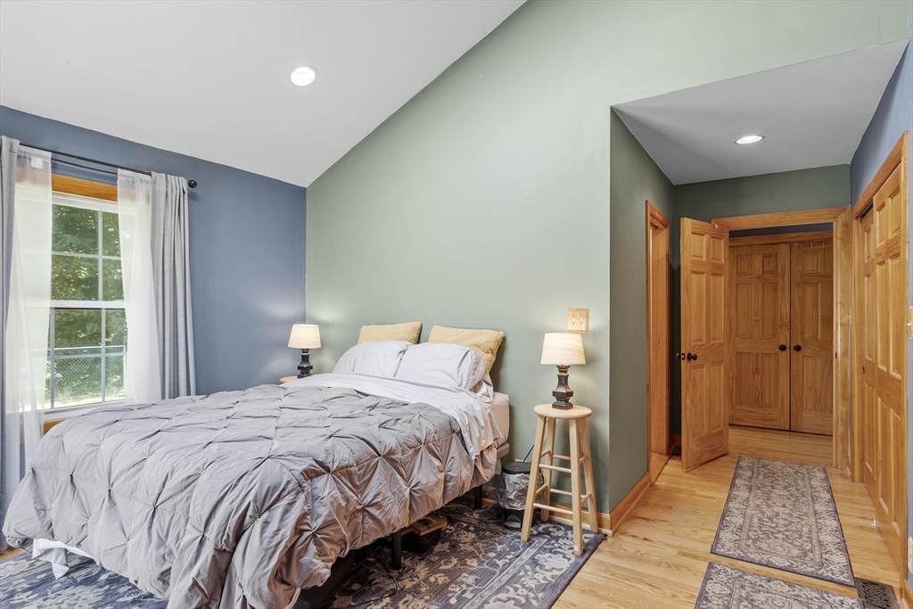 Framingham, Massachusetts, 01701, United States, 4 Bedrooms Bedrooms, ,3 BathroomsBathrooms,Residential,For Sale,1939196