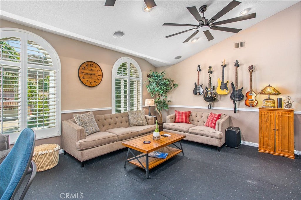 Riverside, California, 92503, United States, 4 Bedrooms Bedrooms, ,3 BathroomsBathrooms,Residential,For Sale,1981600