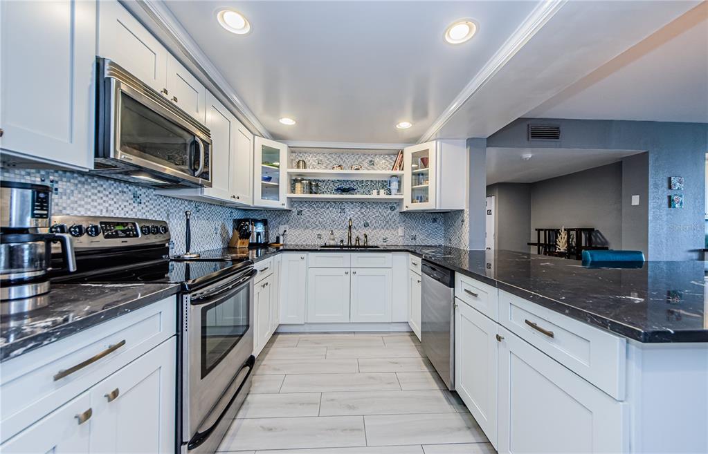 Clearwater Beach, Florida, 33767, United States, 2 Bedrooms Bedrooms, ,2 BathroomsBathrooms,Residential,For Sale,1849008