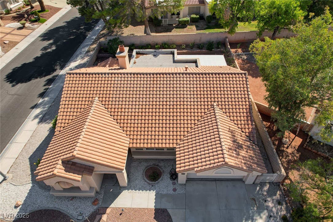 Las Vegas, Nevada, 89134, United States, 2 Bedrooms Bedrooms, ,2 BathroomsBathrooms,Residential,For Sale,1950375