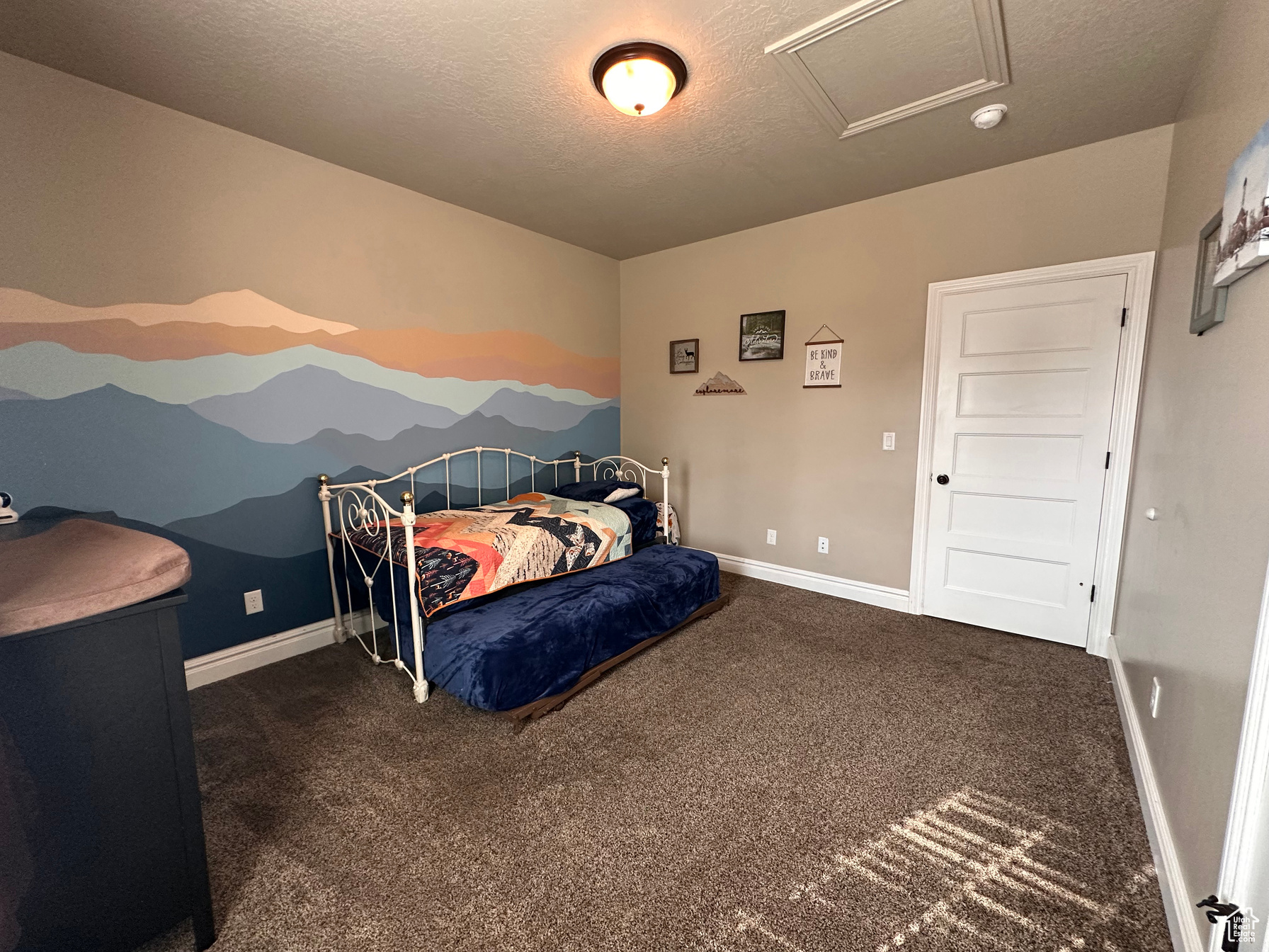 Roosevelt, Utah, 84066, United States, 6 Bedrooms Bedrooms, ,3 BathroomsBathrooms,Residential,For Sale,1976583