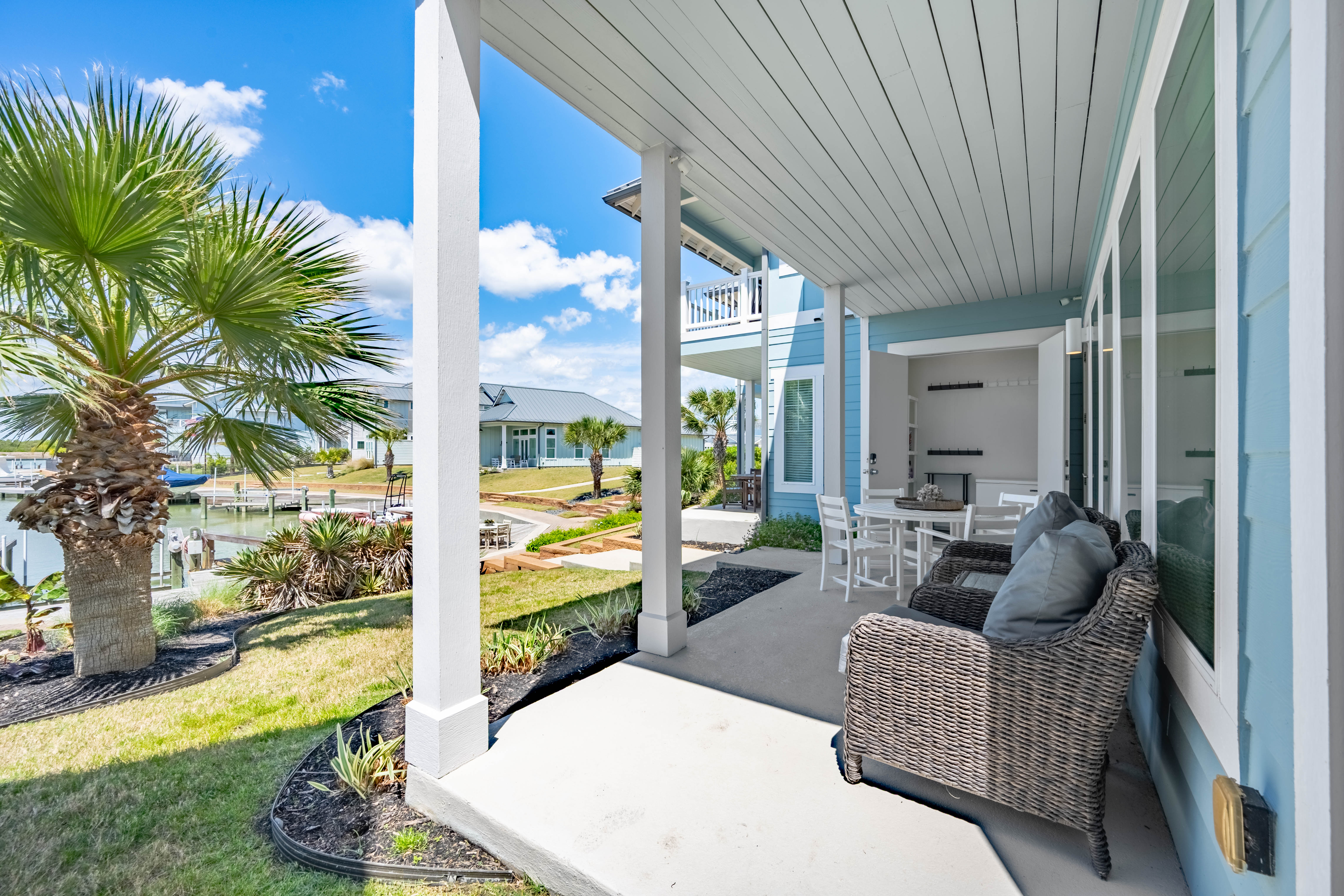  Relaxing 4BR Waterfront Condo - 物件實景