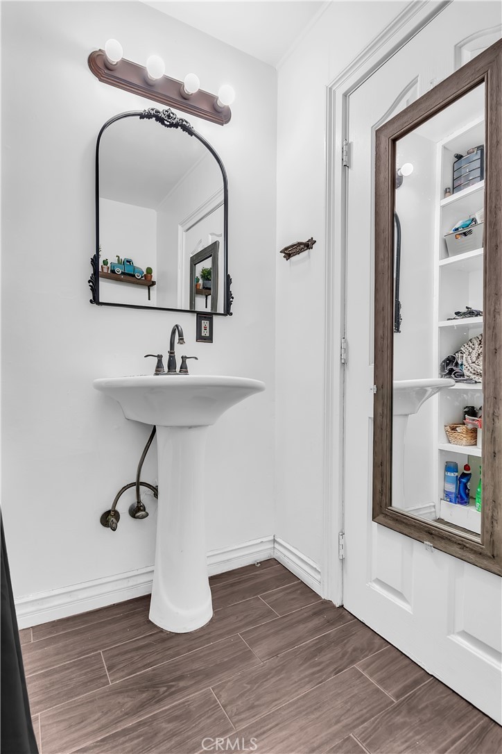 Pomona, California, 91767, United States, 2 Bedrooms Bedrooms, ,2 BathroomsBathrooms,Residential,For Sale,1927758