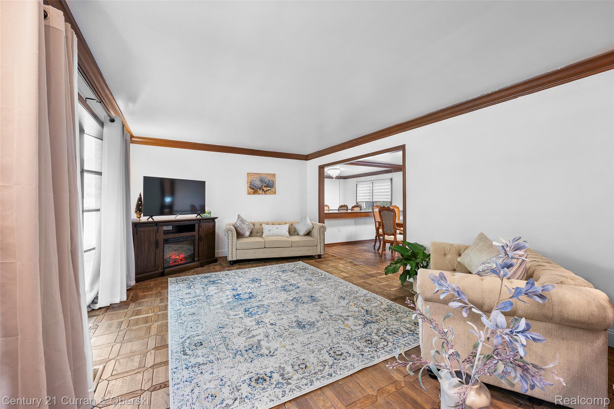 Farmington Hills, Michigan, 48331, United States, 4 Bedrooms Bedrooms, ,3 BathroomsBathrooms,Residential,For Sale,1976477