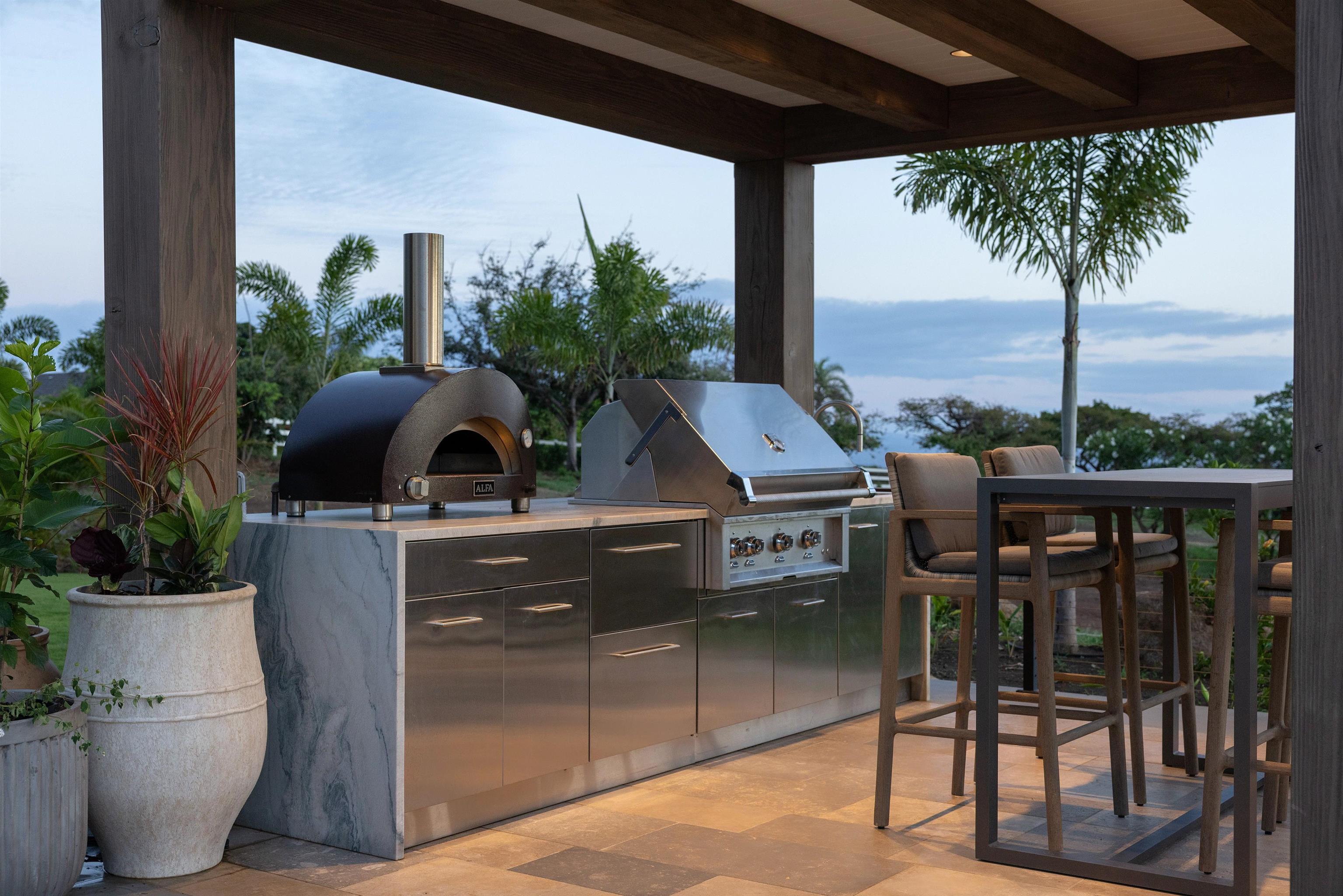 Lahaina, Hawaii, 96761, United States, 5 Bedrooms Bedrooms, ,6 BathroomsBathrooms,Residential,For Sale,1997230