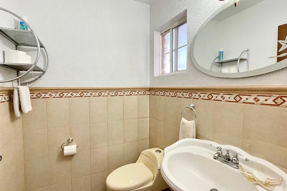 Guaymas, Sonora, 85506, Mexico, 4 Bedrooms Bedrooms, ,2 BathroomsBathrooms,Residential,For Sale,1918784