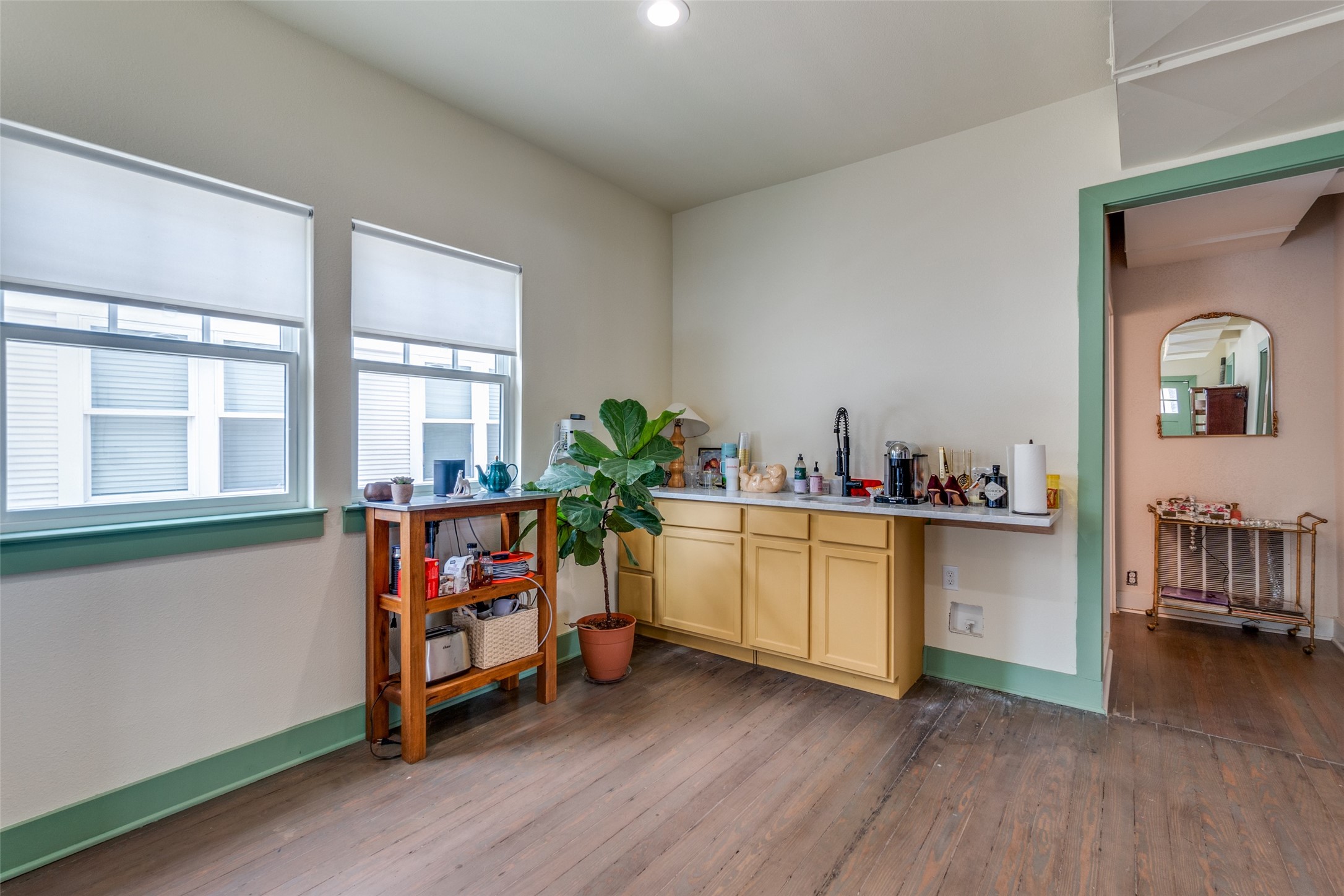 Dallas, Texas, 75208, United States, 4 Bedrooms Bedrooms, ,3 BathroomsBathrooms,Residential,For Sale,1752637