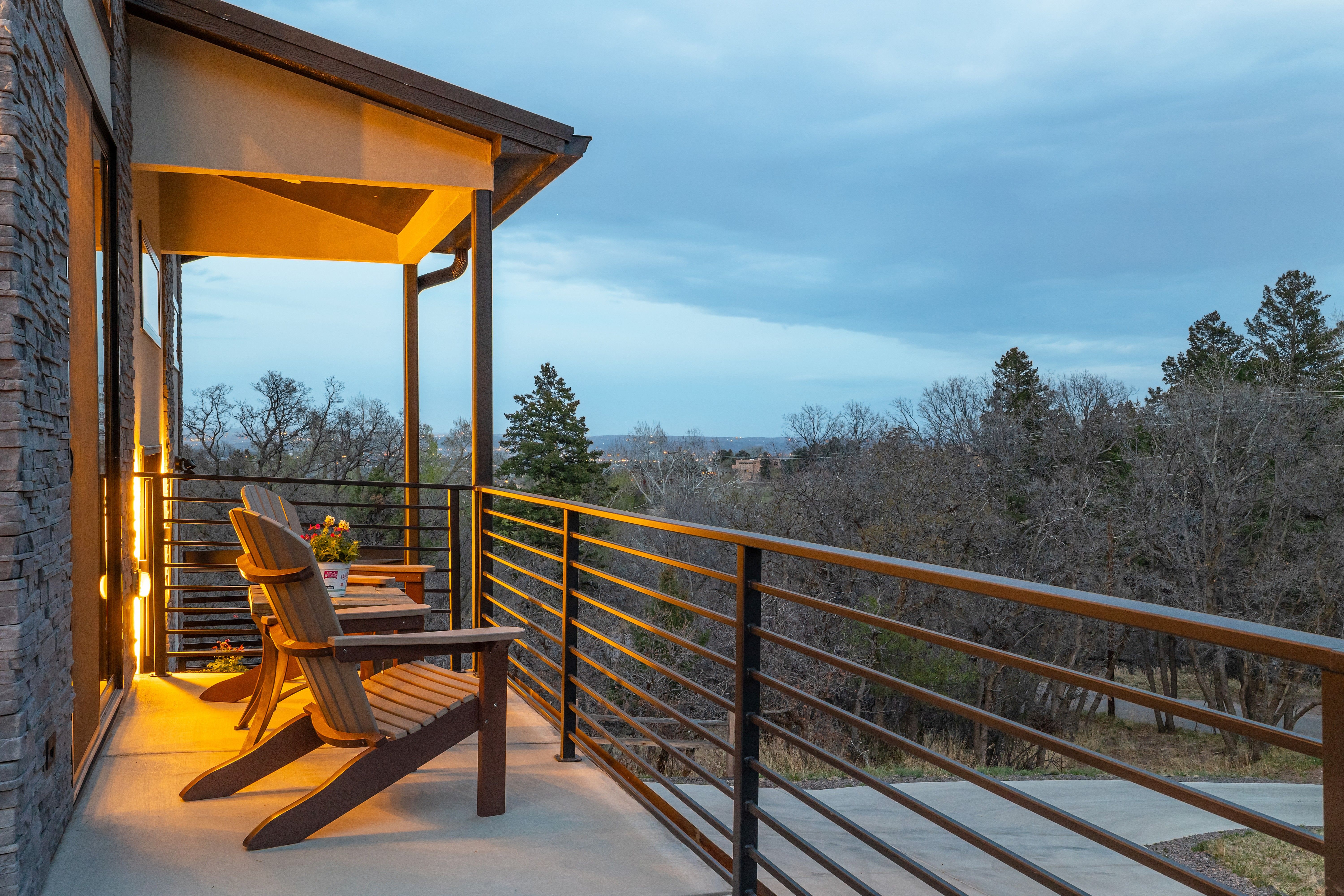  Modern Mountain Retreat with Panoramic Views & Trail Access - 物件實景