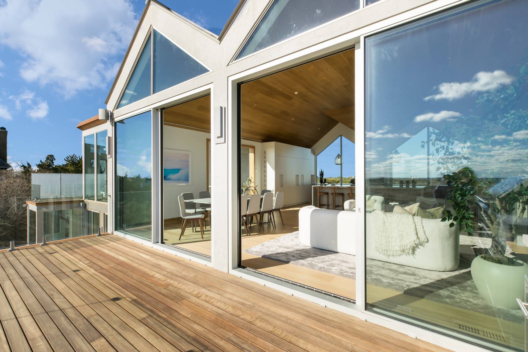  BRAND NEW MODERN OCEANFRONT w/ POOL on 2.6 ACRES IN AMAGANSETT - 物件實景