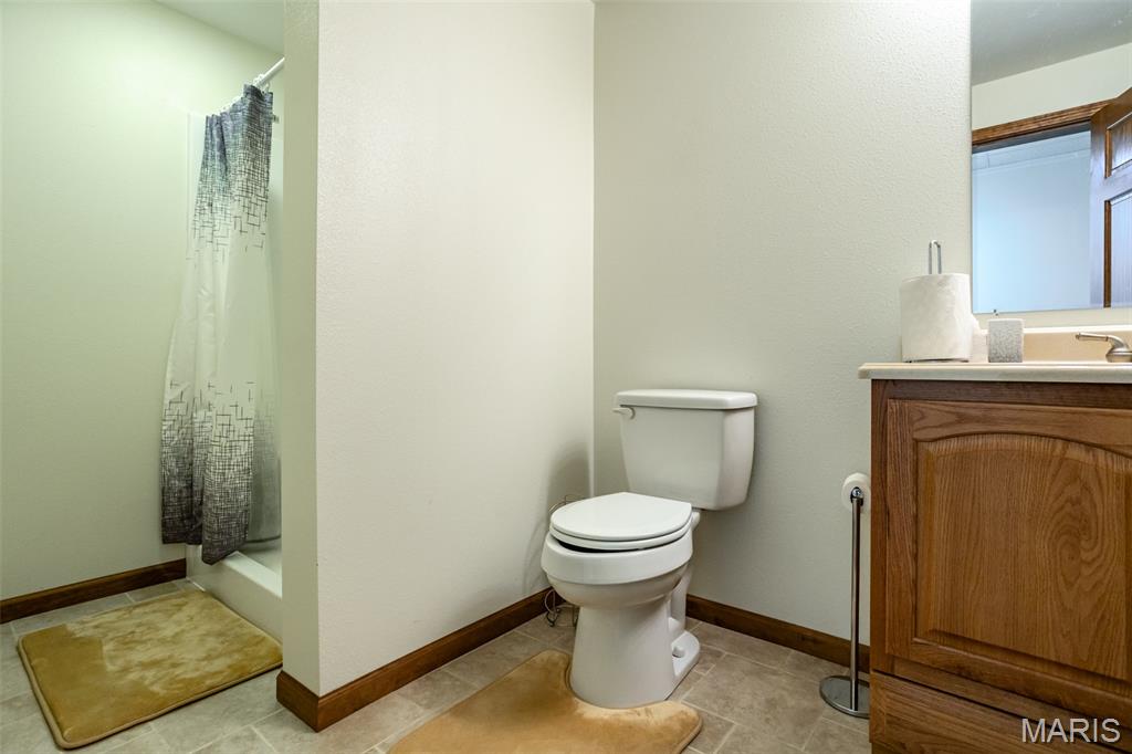 Brighton, Illinois, 62012, United States, 6 Bedrooms Bedrooms, ,4 BathroomsBathrooms,Residential,For Sale,1995743