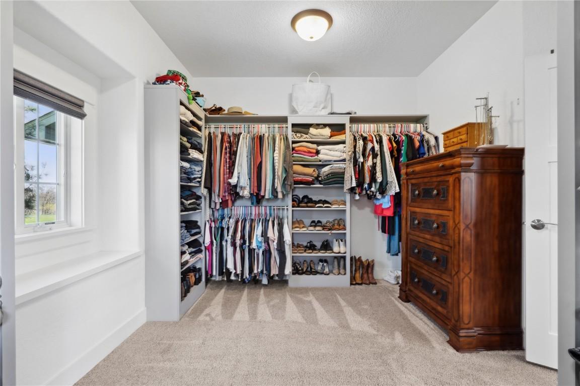 Vinton, Iowa, 52349, United States, 5 Bedrooms Bedrooms, ,6 BathroomsBathrooms,Residential,For Sale,1980405