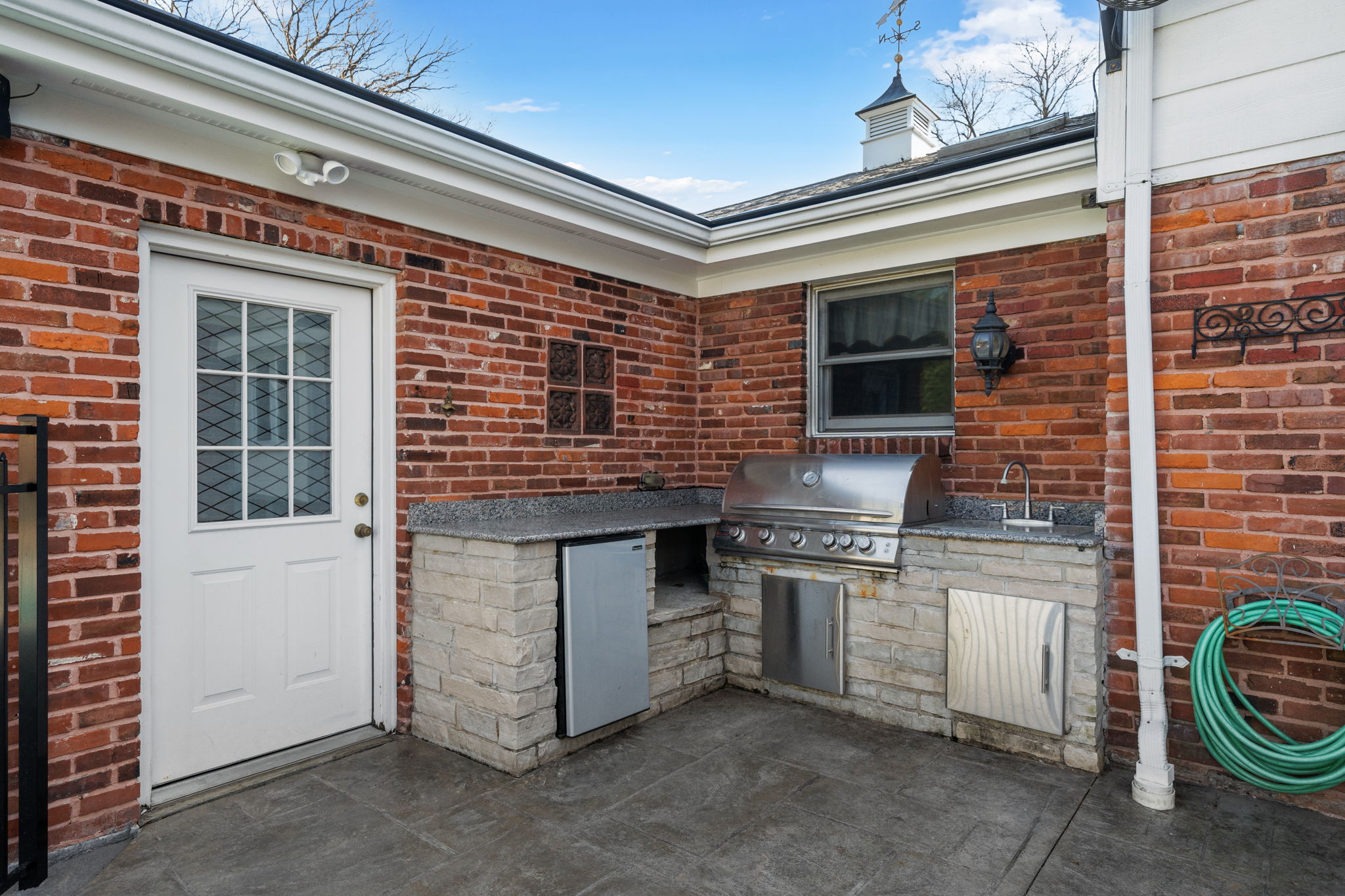  Nestled in the highly sought-after Des Peres area - 物件實景