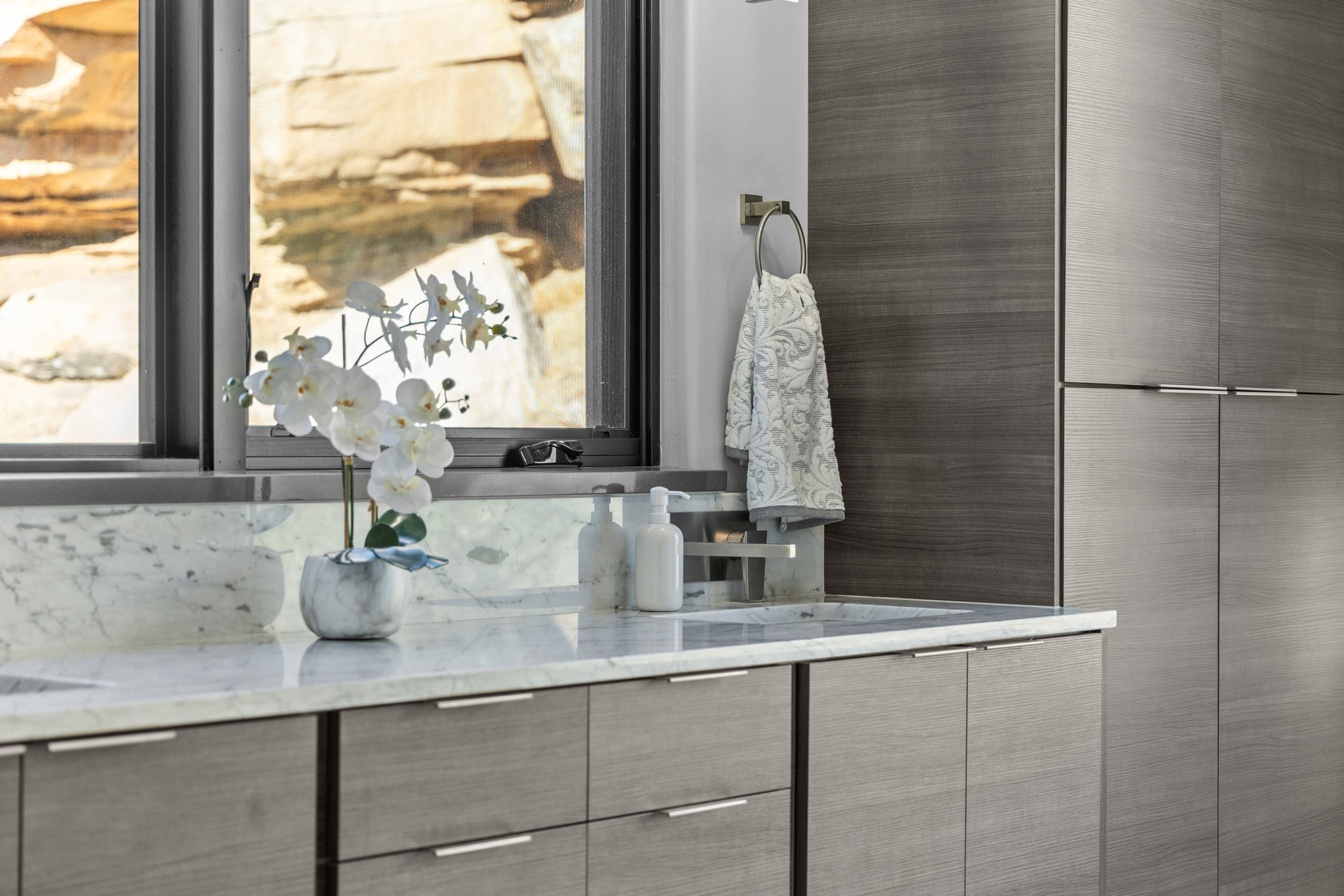  Modern Masterpiece With Breathtaking Mountain Views - 物件實景