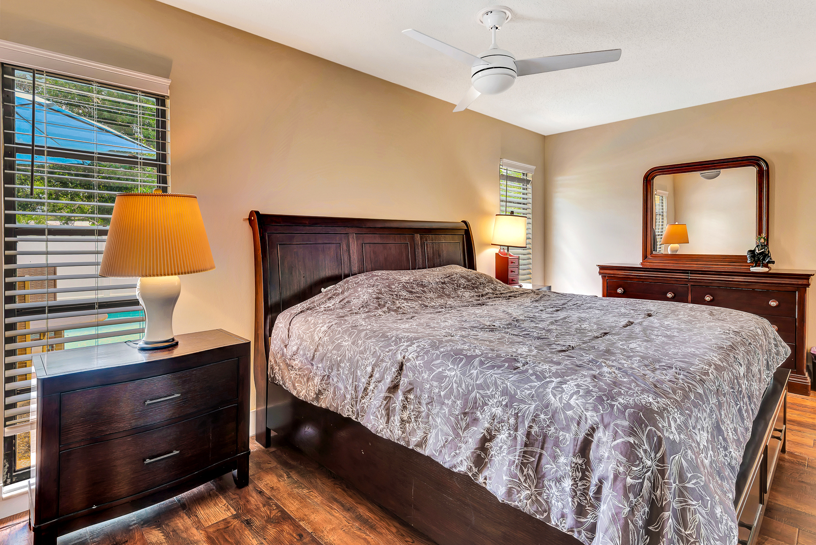 Sarasota, Florida, 34231, United States, 4 Bedrooms Bedrooms, ,2 BathroomsBathrooms,Residential,For Sale,1981224