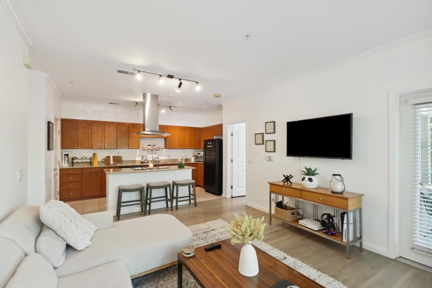 Davis, California, 95618, United States, 2 Bedrooms Bedrooms, ,2 BathroomsBathrooms,Residential,For Sale,1874758