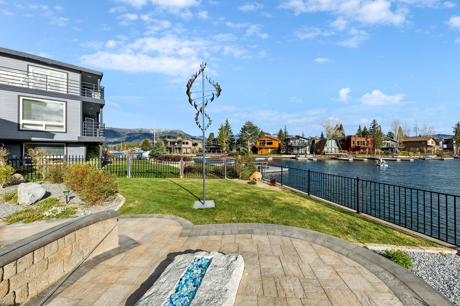  Lake Living in the Tahoe Keys includes Large dock, Party Deck and Views - 物件實景