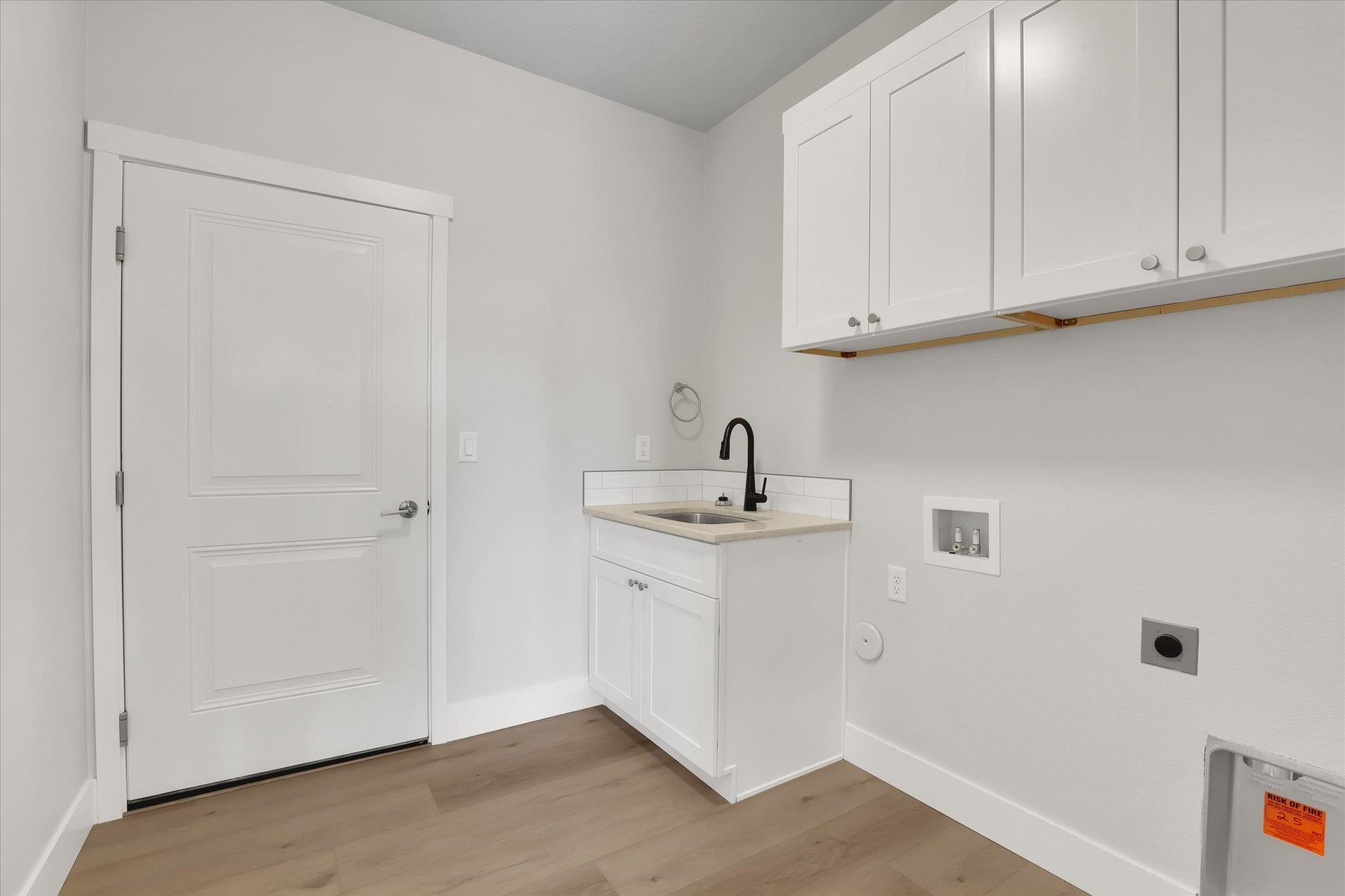 Deer Park, Washington, 99006, United States, 3 Bedrooms Bedrooms, ,2 BathroomsBathrooms,Residential,For Sale,1963101